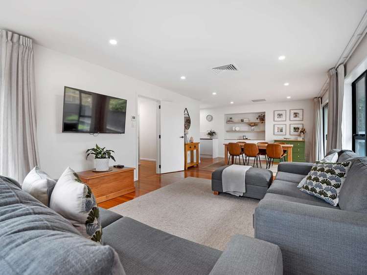 53 Woodbury Street Russley_1