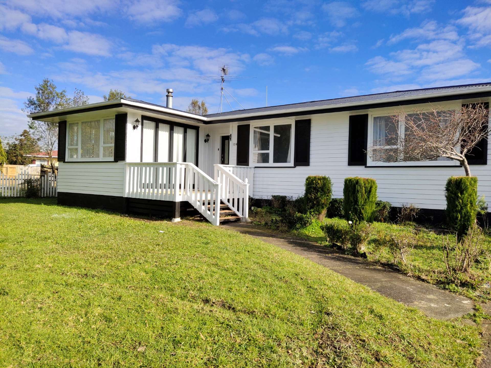 126 Edgewater Drive Pakuranga_0