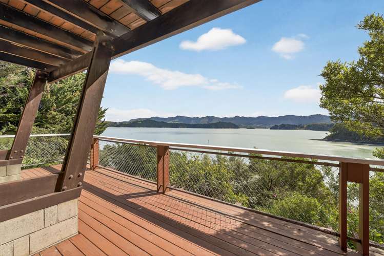 393 Marine Drive Charteris Bay_23