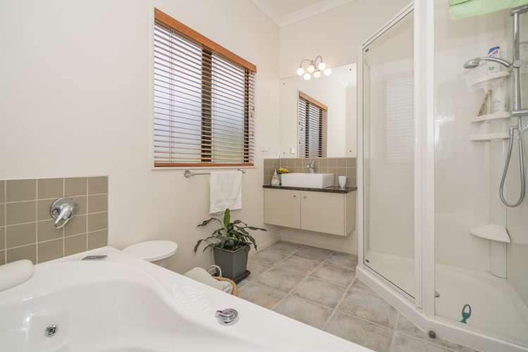 120 The Yardarm Pauanui_15