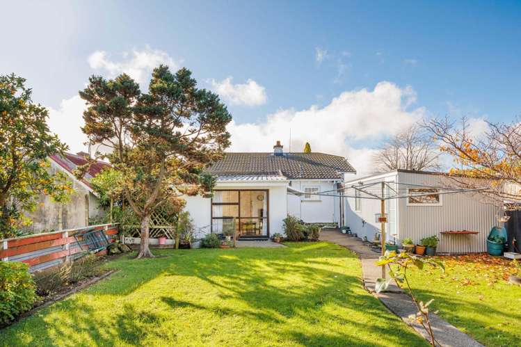 74 Shamrock Street Takaro_19