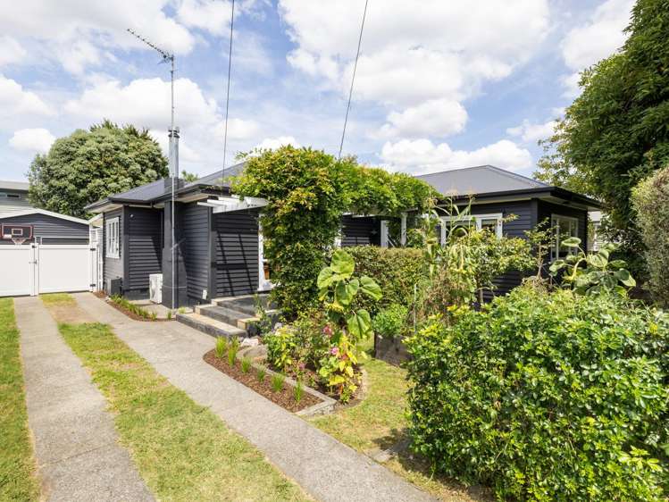 8 Naylor Street Hamilton East_2