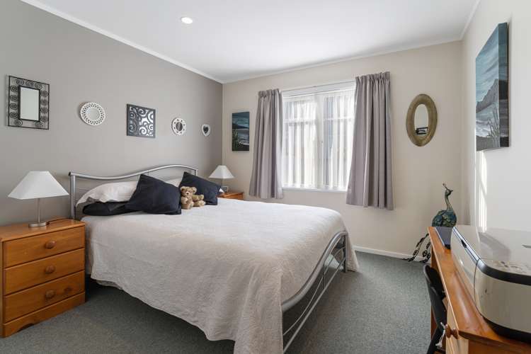 44 Hookway Grove Paraparaumu_1