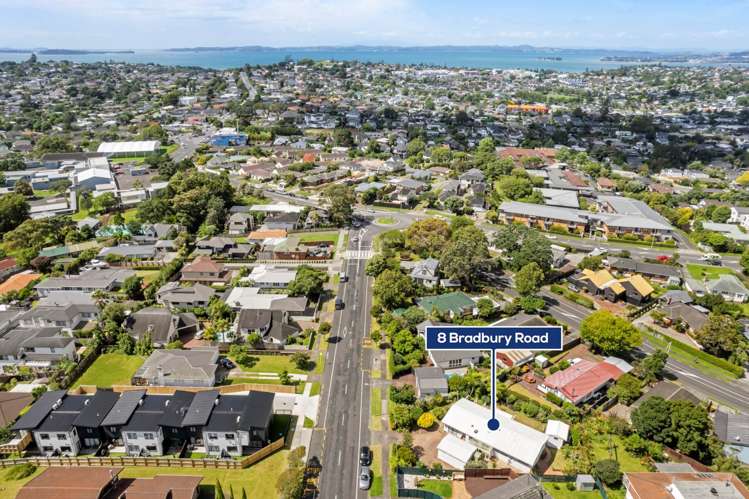 8 Bradbury Road Botany Downs_8