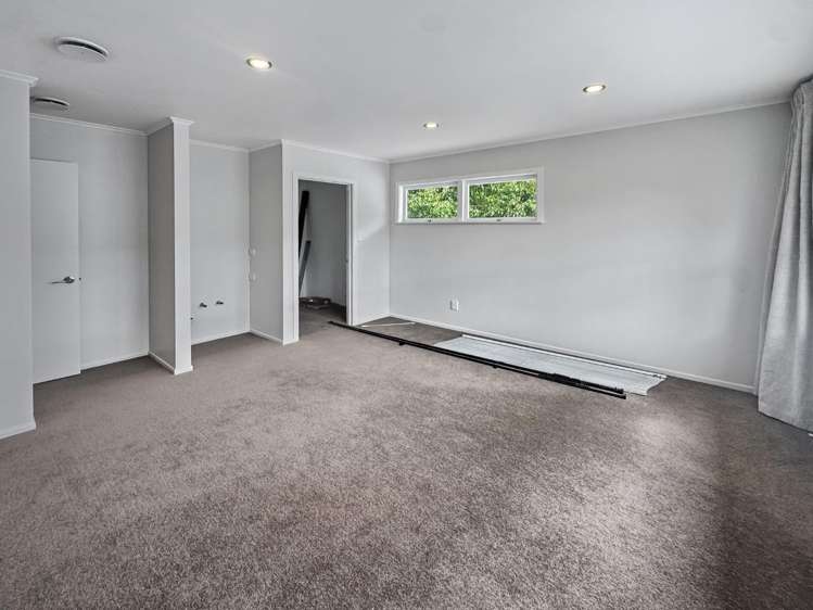 55 Cambridge Road Riverhead_12