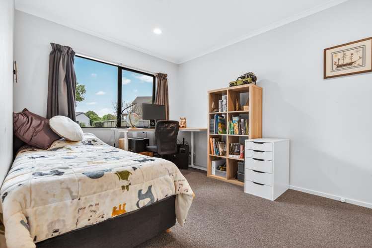 2 Antrim Place Rangatira Park_15