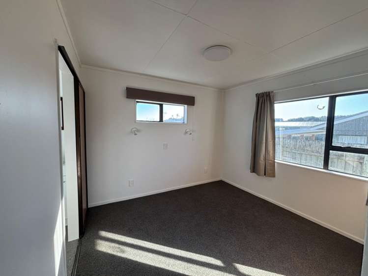 B/7 Colenso Place Ōtaki Beach_8