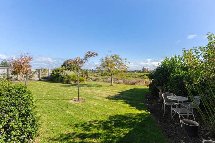 13 Gwyneth Place Lytton West_22