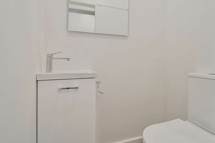 300 Willowpark Road South Hastings_8