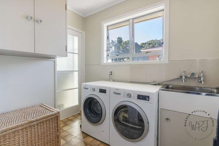 84 Lawrence Crescent Hillpark_13