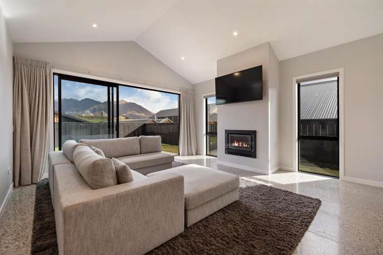 11 Coopworth Road, Hanley's Farm Jacks Point_3