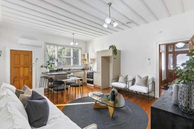 1-2/82A Commissariat Road_2