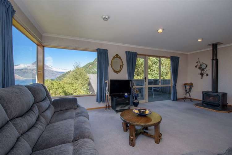 2/2 Dart Place Fernhill/Sunshine Bay_0