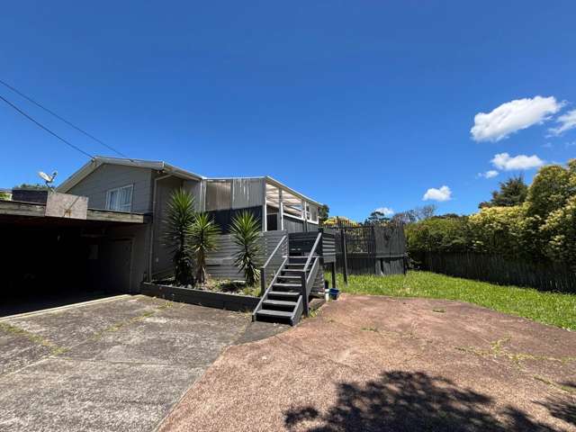 Newly renovated three-bedroom house in heart o...