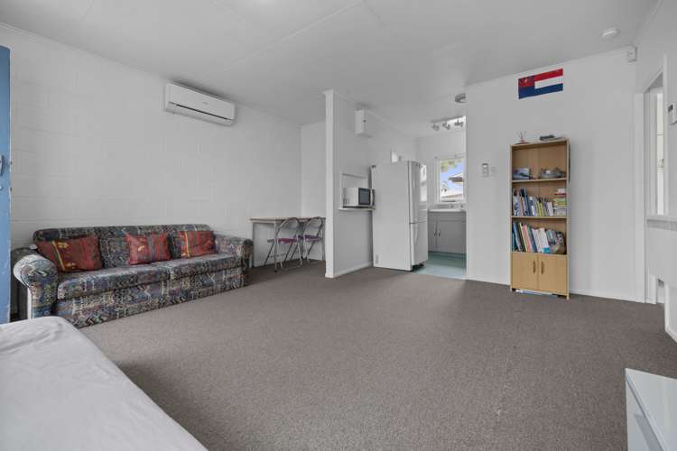 3/145 College Street Awapuni_10