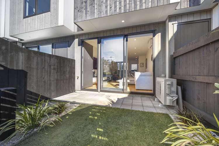 12/82 East Coast Road Milford_24