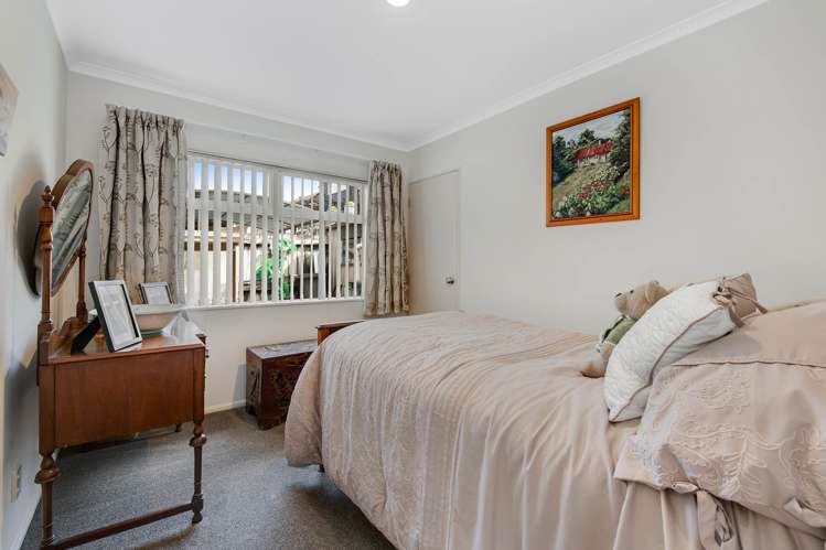 18 Chesterfield Way Orewa_13