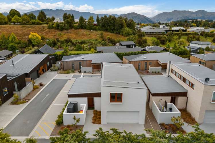 6 Fern Burn Close Wanaka_43