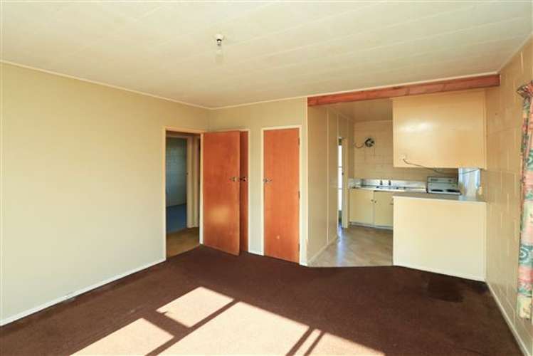 53 Barrie Crescent Silverdale_14