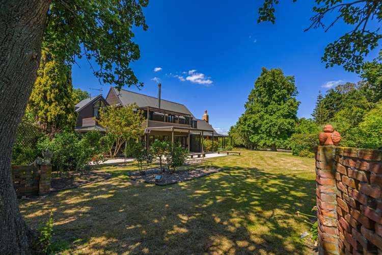 323 Reid Line East Colyton_33