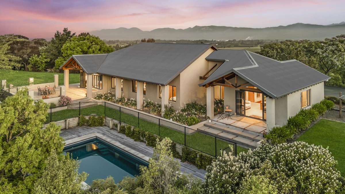 179 The Coastal Highway_1