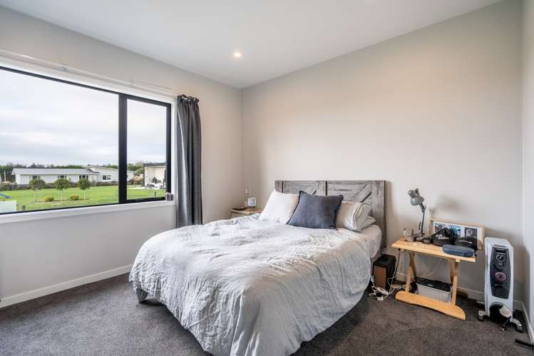 5 Black Road Otatara_10