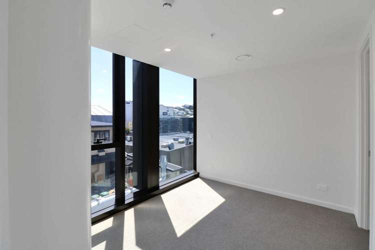 301/10 Alpha Street 2185_10