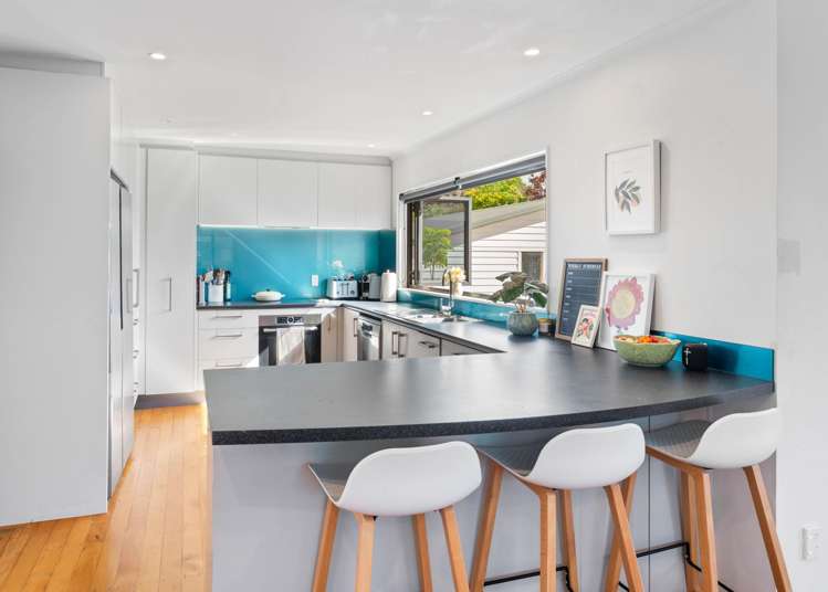 2 Matipo Street Waikanae_12