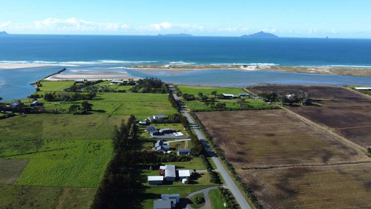 328 Cove Road Waipu_35