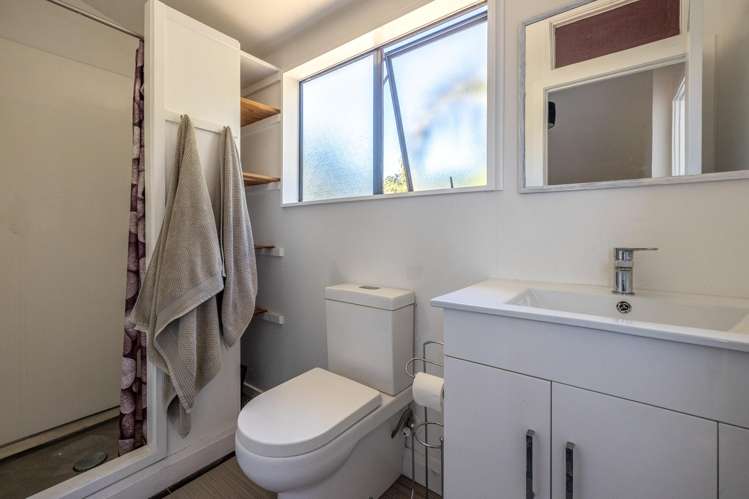 19 Te Makiri Road Onetangi_13