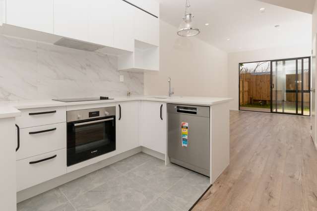 30/241 Don Buck Road Massey_2