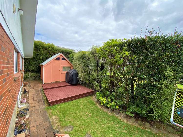 1 Ball Place Mount Roskill_10