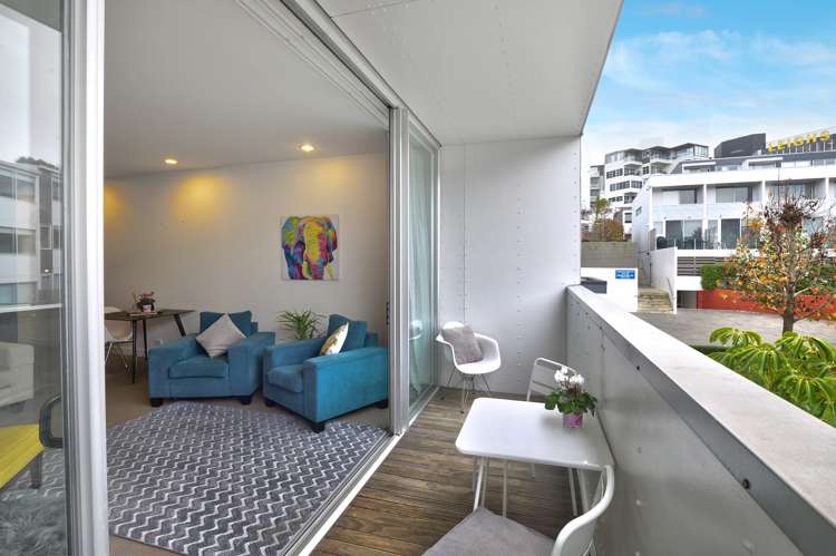 2b/8 Fisher-Point Drive Auckland Central_2