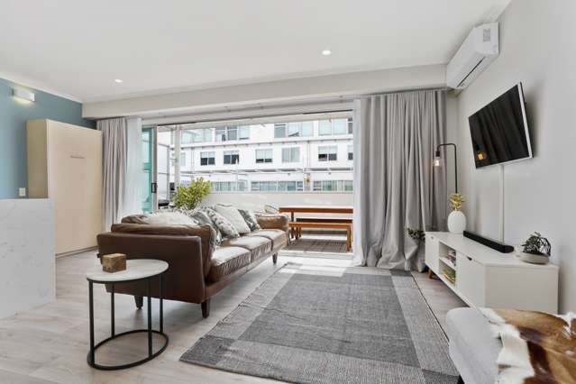 Renovated apartment on Princes Wharf!