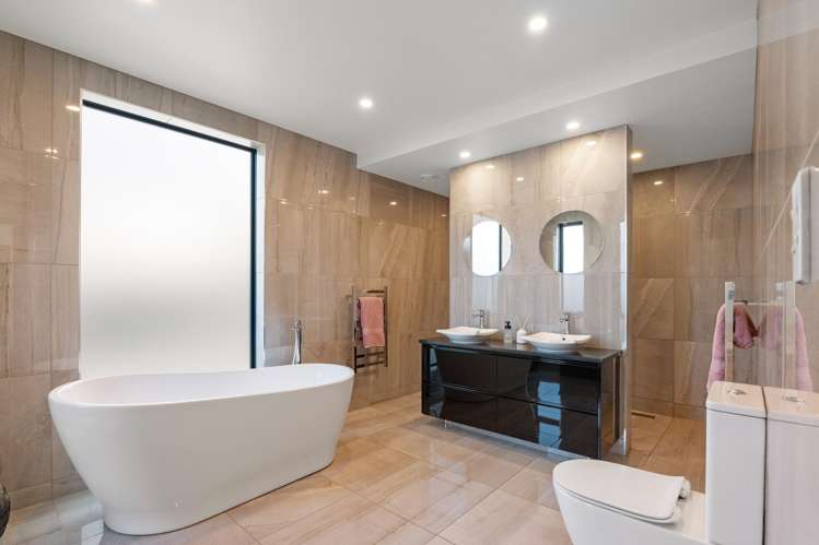 13 Carnaveron Drive Lincoln_18