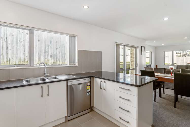 6 John Broad Place Flat Bush_4