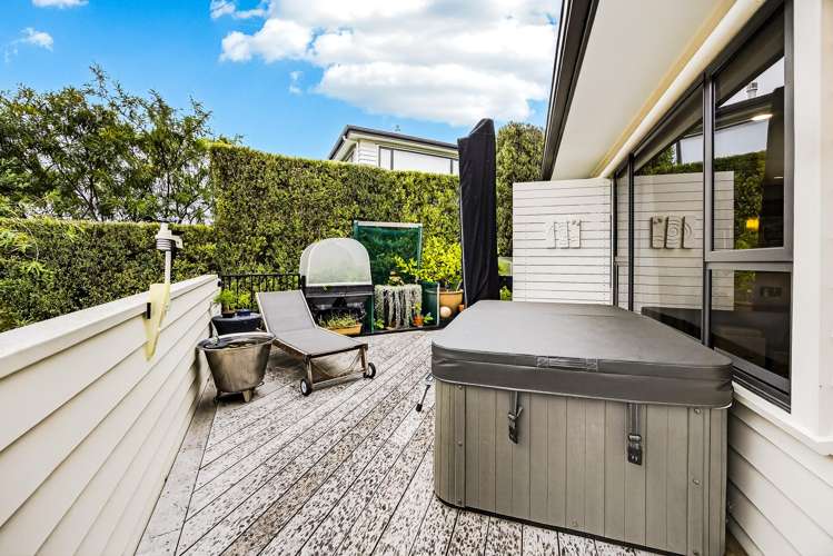 1 Bella Vista Drive Gulf Harbour_13