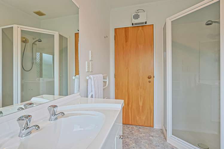 24A Kensington Drive Taradale_13
