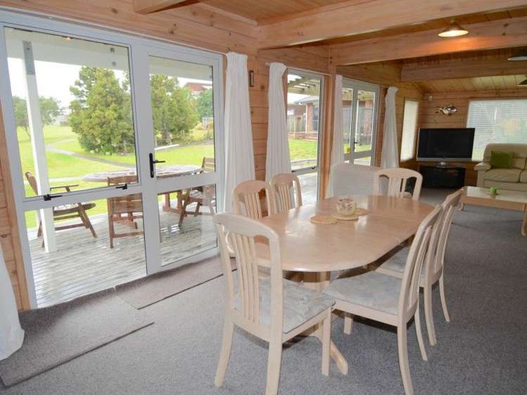 8 Ajax Head Pauanui_8