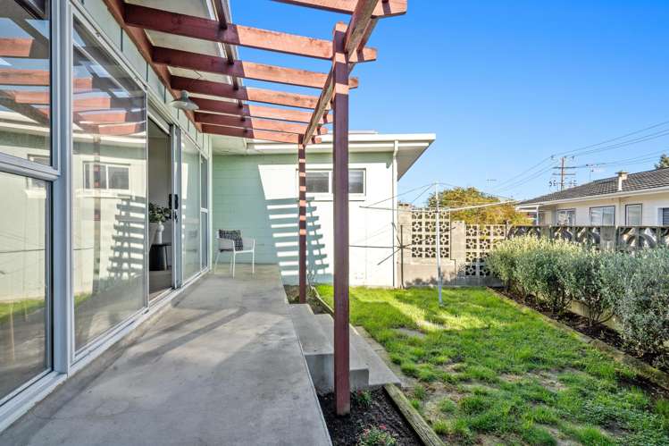 2/9 Lichfield Street Stoke_17