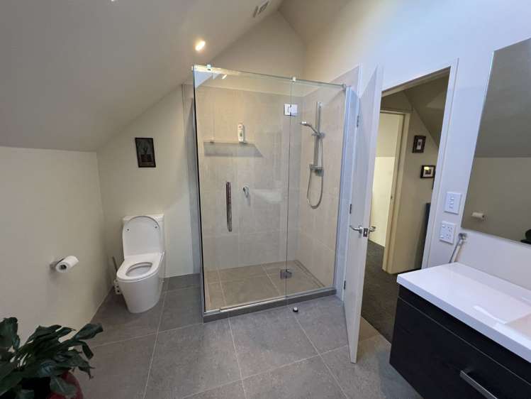 4 Monkton Close Greenhithe_12