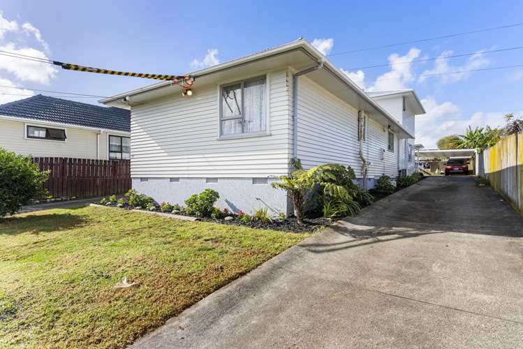 15 Fisher Crescent Otara_24