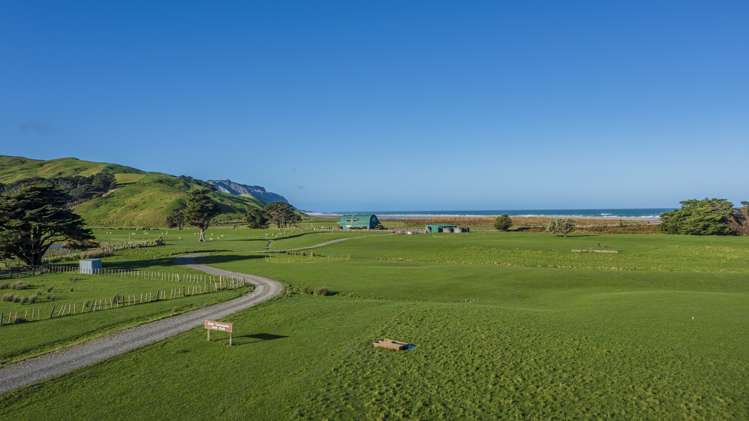 79 Seaview Road Herbertville_9