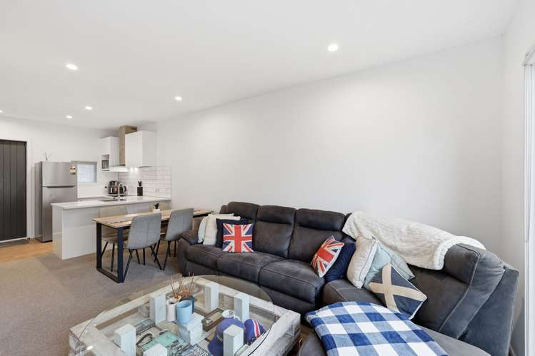 5/694 Whangaparaoa Road Stanmore Bay_2