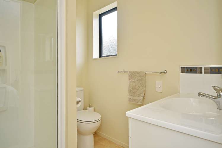 16 Charles Street Carterton_8