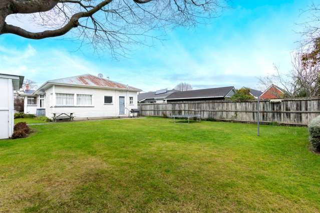 46 St Andrews Square Strowan_2