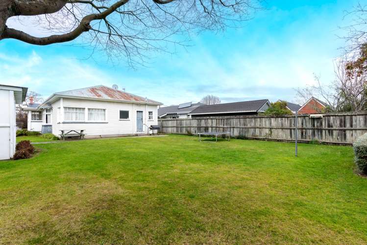 46 St Andrews Square Strowan_1