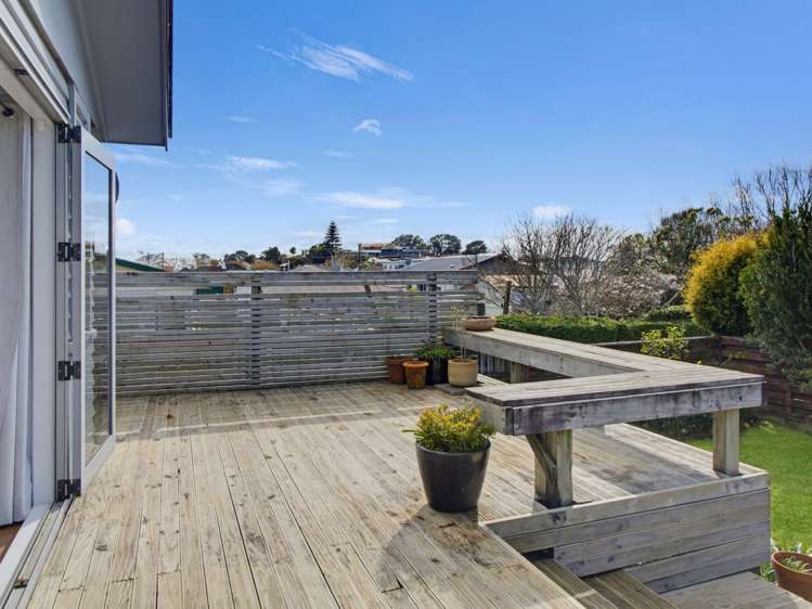 5 Mayfair Place Westown_10