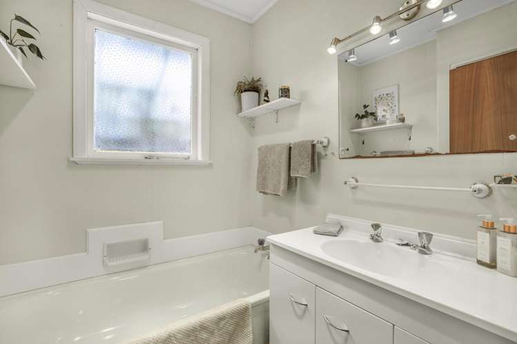 17 Barberry Grove Maungaraki_12