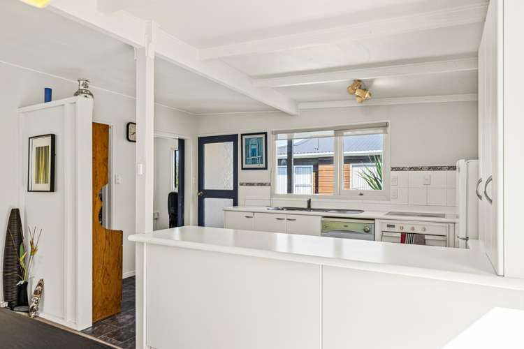 1/1 Jeanette Place Mairangi Bay_8